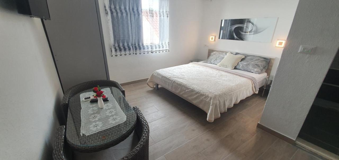 Gordana Apartments Хвар Экстерьер фото